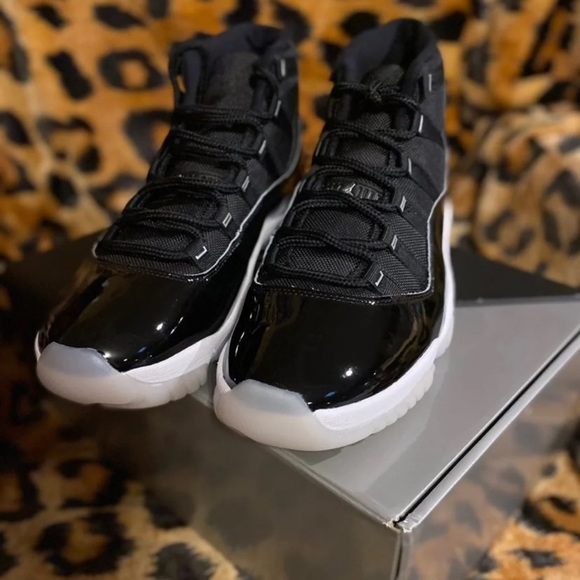 Mens Jubilee Air Jordan 11. Size 11 - Picture 2 of 11